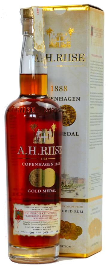 A.H. Riise Copenhagen Gold Medal Rum 40% 0,7 l – karton