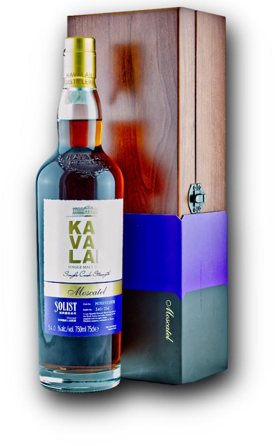 Kavalan Solist Moscatel 54% 0,75 l — dárkové balení