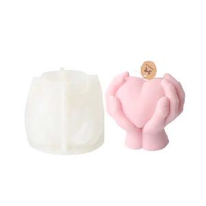 Silikonová forma na svíčku srdce v dlaních